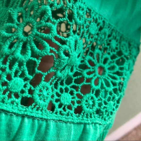 Beautiful green blouse(L) by New Directions - Picture 3 of 5